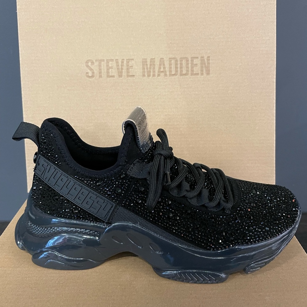 Steve Madden Black Maxima